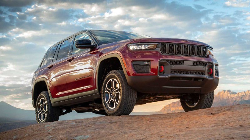 ​​Новый Jeep Grand Cherokee: увидимся через…