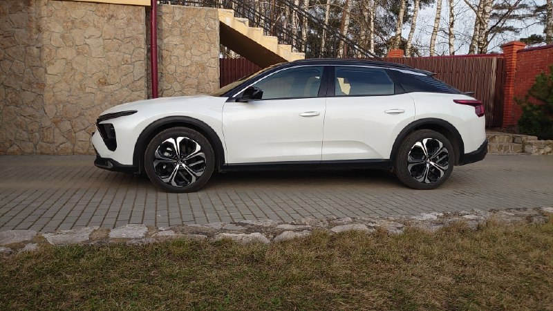 В эпоху китайского засилья тест Citroen C5 X – как глоток...