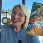 ВОДОЛЕЙ — ТАРО ПРОГНОЗ НА ДЕКАБРЬ 2025 года от ANGELA PEARL